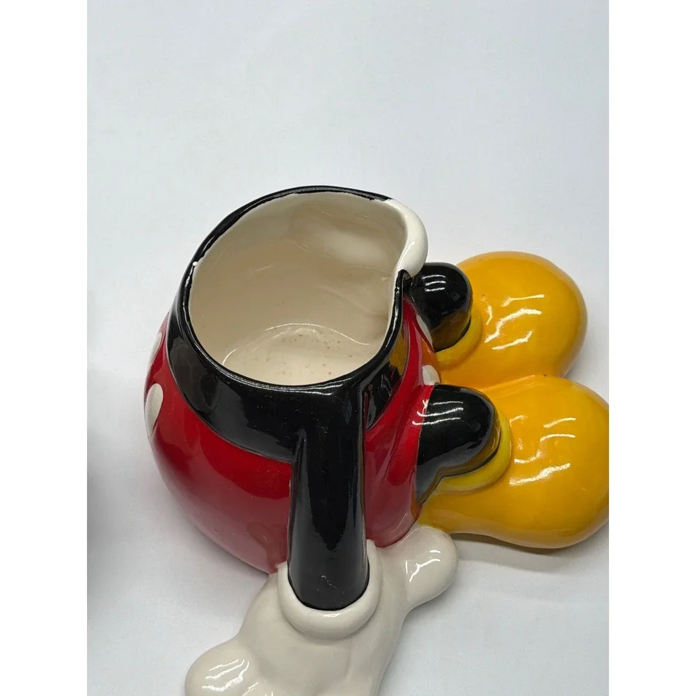Vintage Disney Treasure Craft Mexico Ceramic Mickey Mouse‎ Figurine Sitting Pose